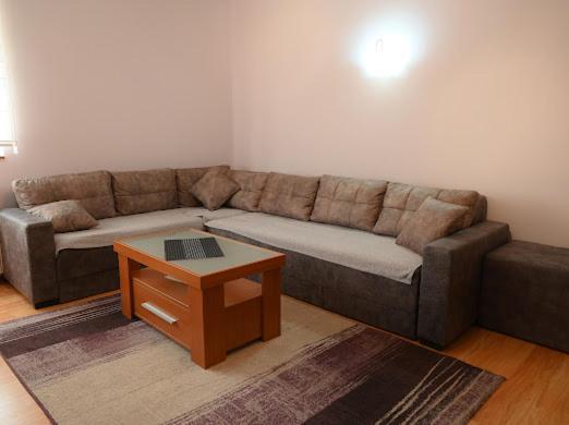 Mb Apartments Ягодина Экстерьер фото